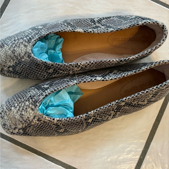 Snakeskin Patterned Women's Flats - Picture 2 of 6